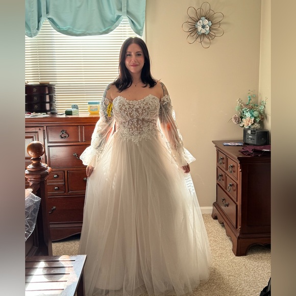 Off-Shoulder Lace Long Sleeve Bridal Gown - White